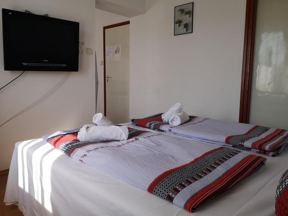 Tiszakécske Parton Hotel & Bowling מראה חיצוני תמונה
