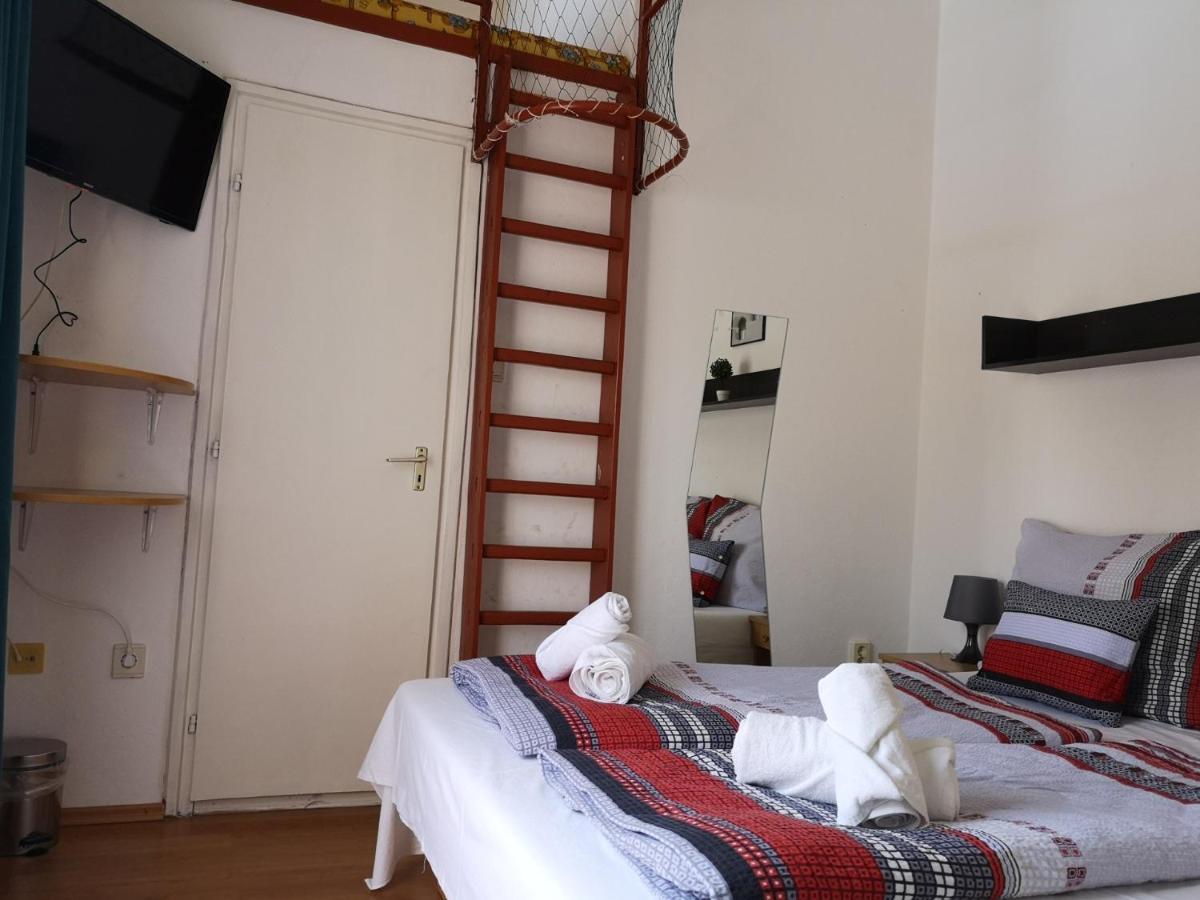Tiszakécske Parton Hotel & Bowling מראה חיצוני תמונה