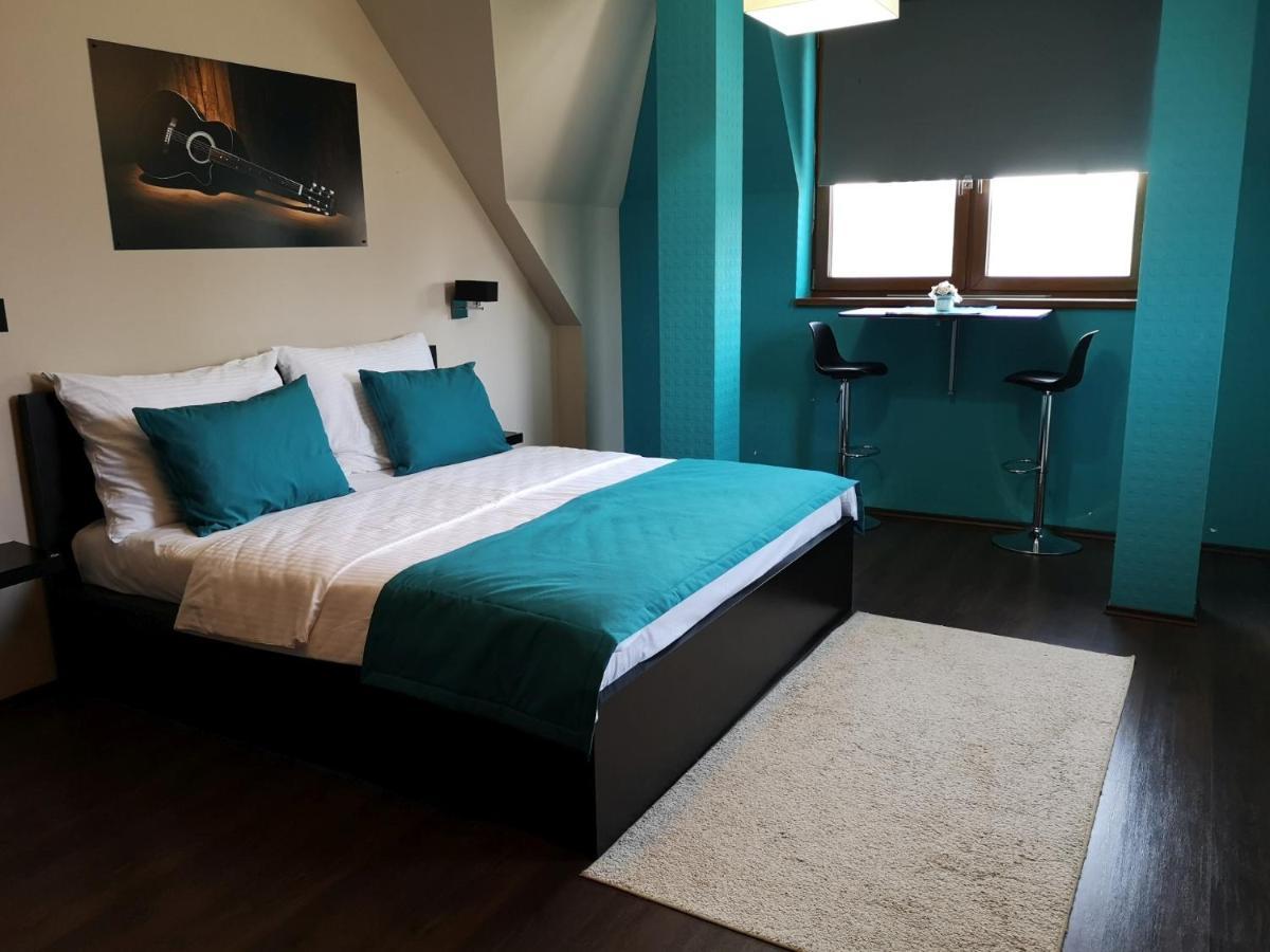 Tiszakécske Parton Hotel & Bowling מראה חיצוני תמונה