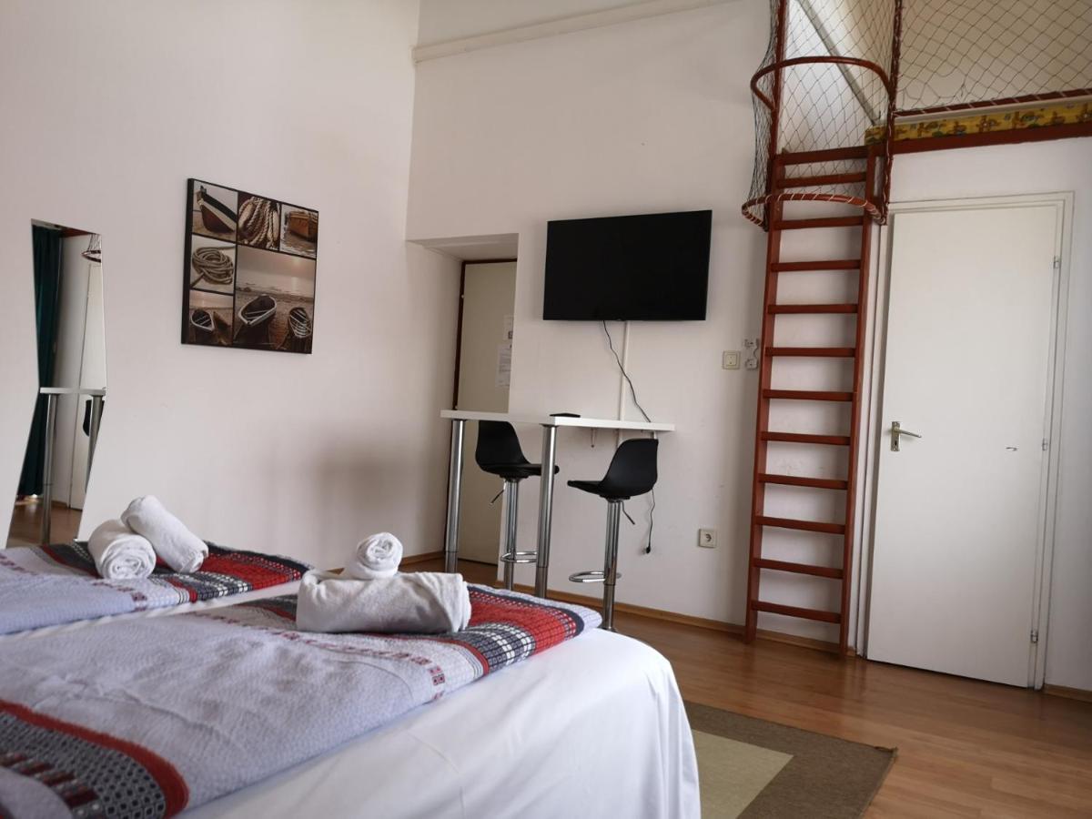 Tiszakécske Parton Hotel & Bowling מראה חיצוני תמונה