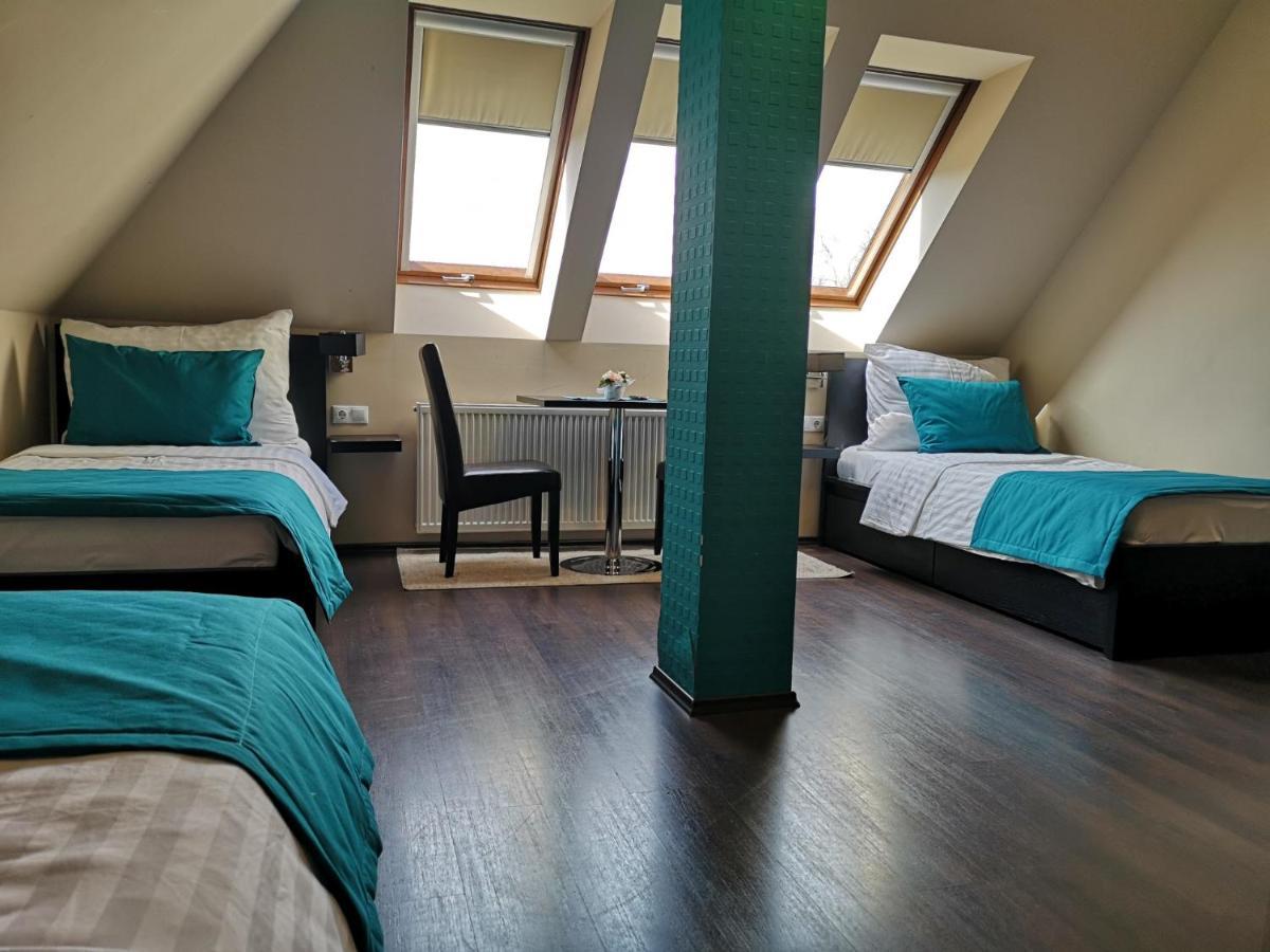 Tiszakécske Parton Hotel & Bowling מראה חיצוני תמונה
