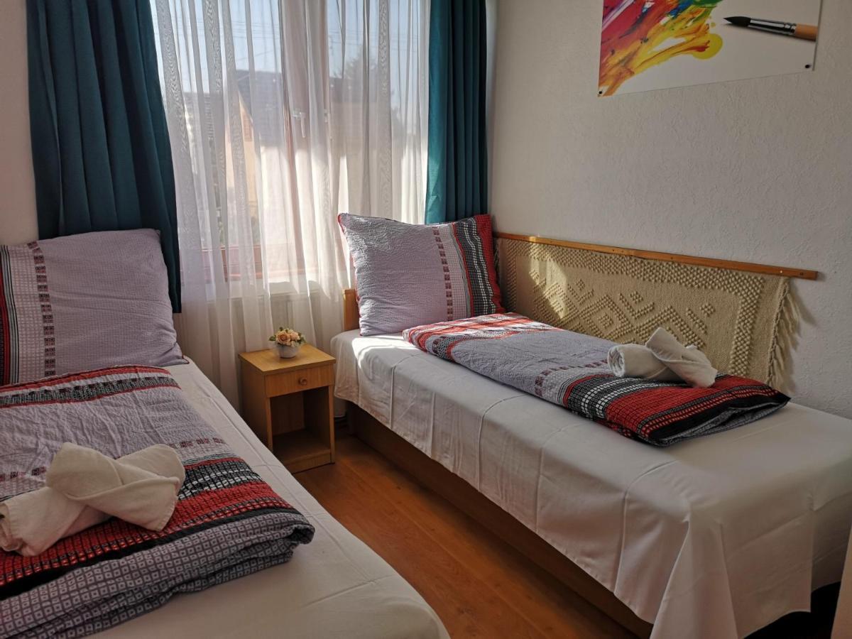 Tiszakécske Parton Hotel & Bowling מראה חיצוני תמונה